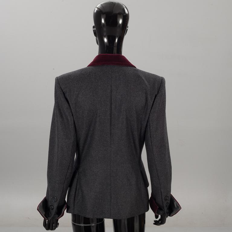 KAVAJ, Yves Saint Laurent.