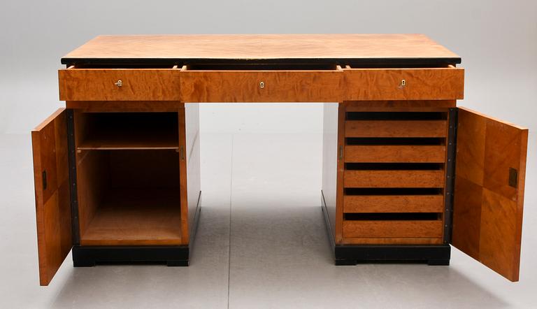 SKRIVBORD, Karl Johanstil, 1900-tal.