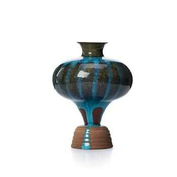 71. Wilhelm Kåge, a "Farsta Spirea"  stoneware vase, Gustavsberg studio, Sweden 1957.