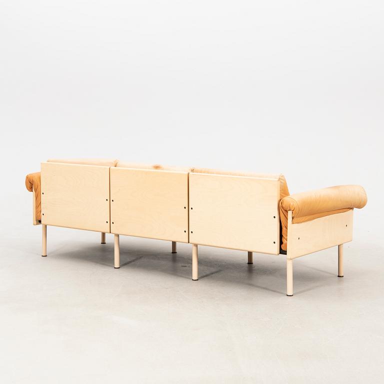 Yrjö Kukkapuro, two-piece sofa set "Ateljee" for HAIMI, late 20th century.