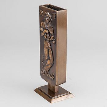 A OSCAR ANTONSSON VASE.