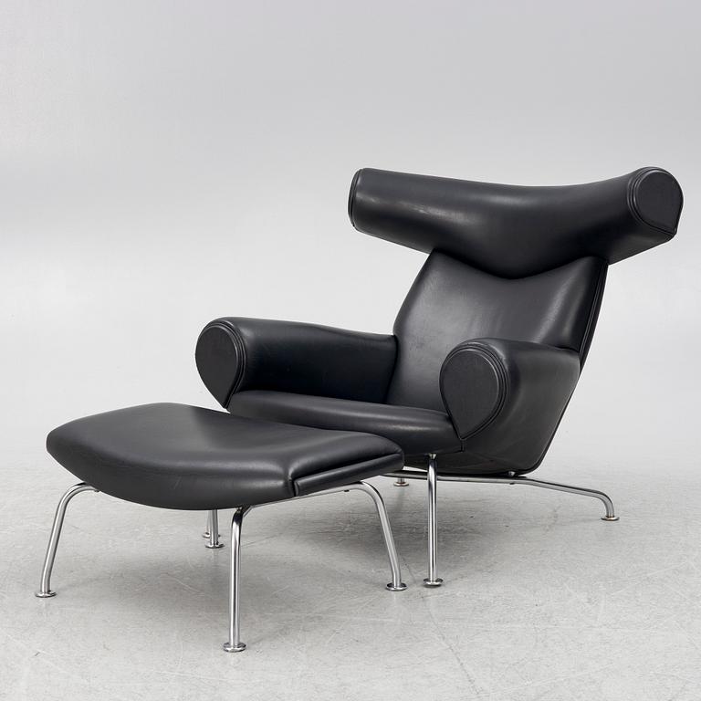 Hans J. Wegner, fåtölj med fotpall, "Ox Chair", EJ-100, Erik Jørgensen Møbelfabrik A/S, Svendborg, Danmark.