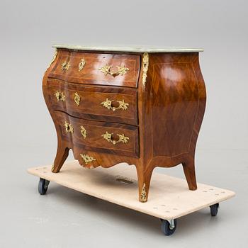 BYRÅ. Rokokostil, 1900-tal.