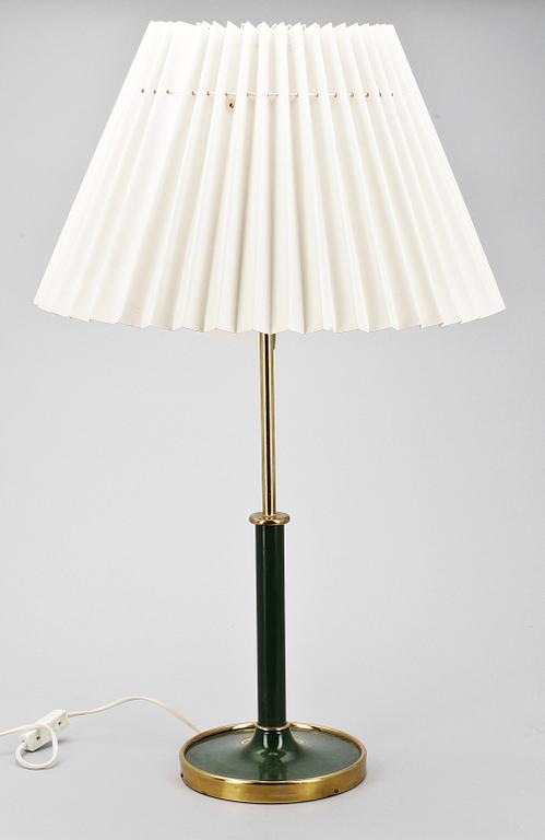 BORDSLAMPA, modell 2466, Josef Frank för Firman Svenskt Tenn.