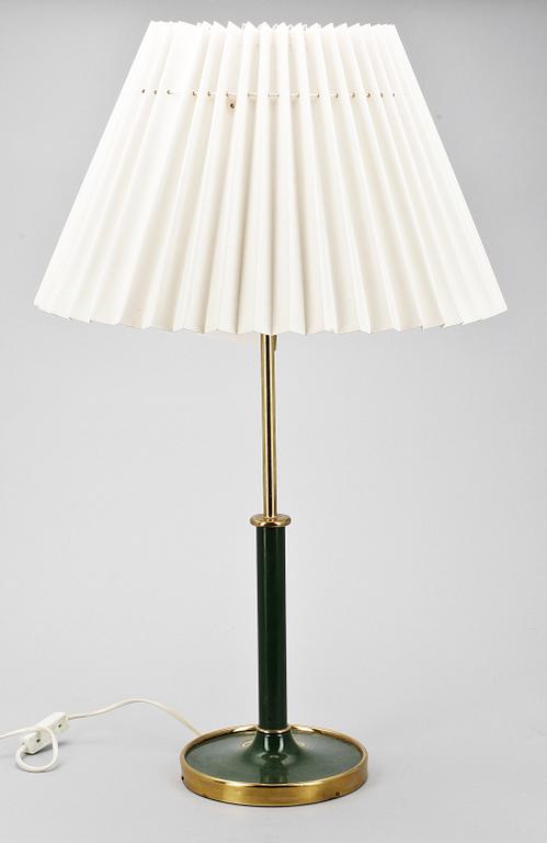 BORDSLAMPA, modell 2466, Josef Frank för Firman Svenskt Tenn.