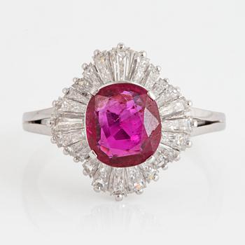 1006. An 18K white gold ring set with a cushion shaped faceted ruby 2.52 cts according to accompanying Gübelin report.