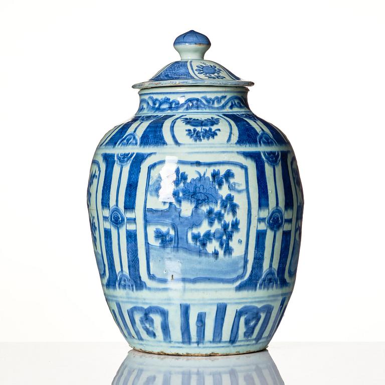 A massive blue and white jar with cover, Ming dynasty, Wanli (1572-1620).