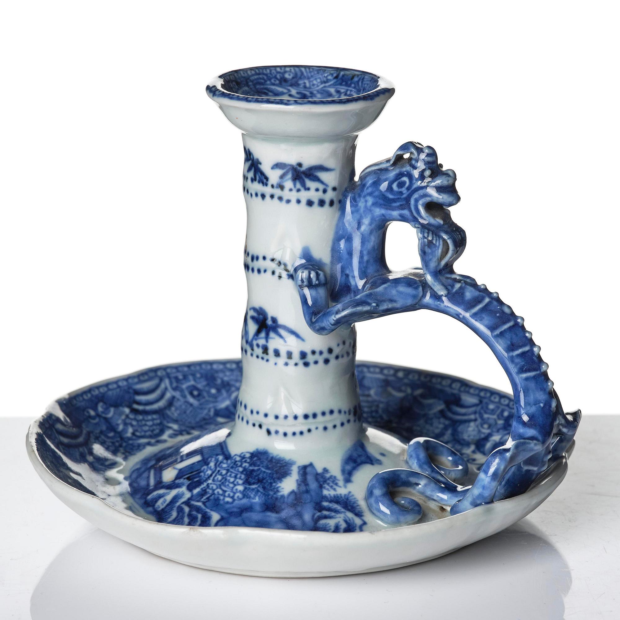 Ljusstake, porslin. Qingdynastin, Qianlong (1736-95).