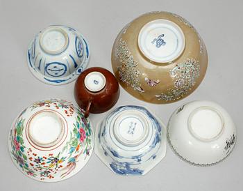 PARTI PORSLIN, Qing dynastin - modern tillverkning.