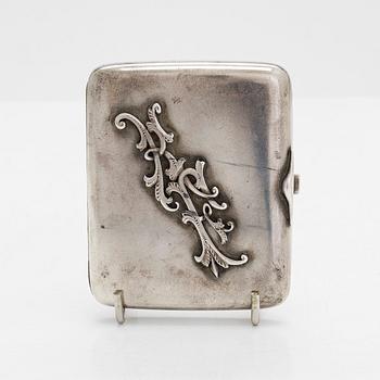 A late 1880s silver cigarette case, maker's mark of Peter Silventoinen, Saint Petersburg.