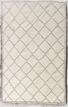 Matta, Beni Ourain. Ca 290x185 cm.