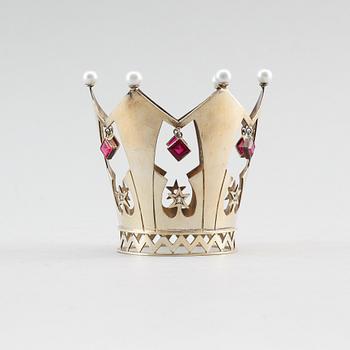 BRUDKRONA, förgyllt silver, Arne Adolfsson & Co, Malmö 1964. Vikt ca 143 gram.
