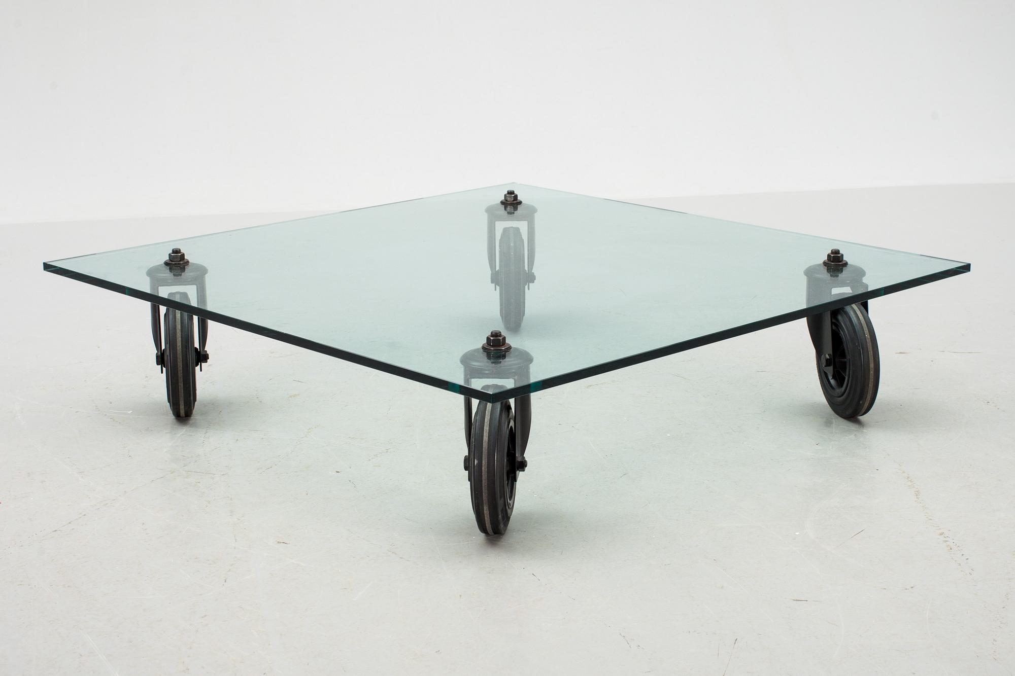 SOFFBORD, "Tavolo con ruote", Gae Aulenti, Fontana Arte, Italien.