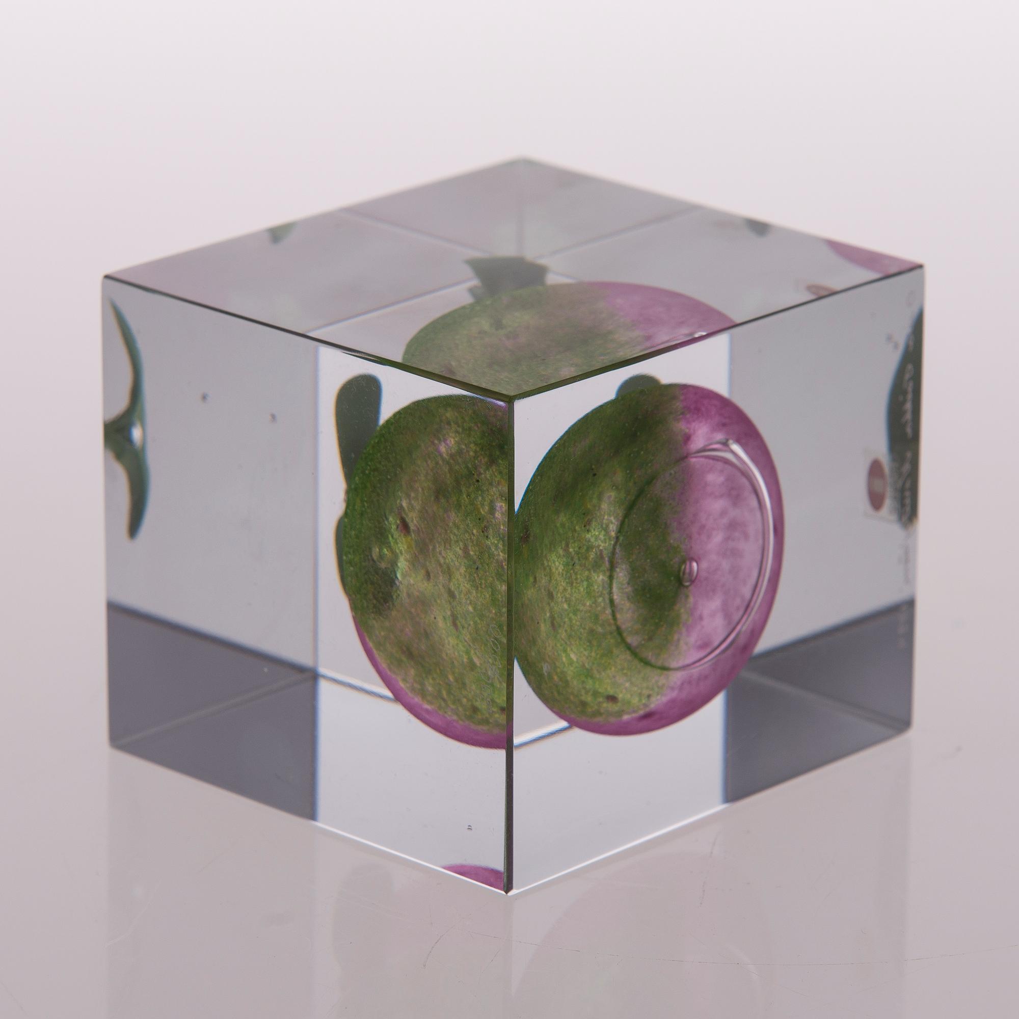 A Glass Cube, signed Oiva Toikka Nuutajärvi 1994, 230/500.