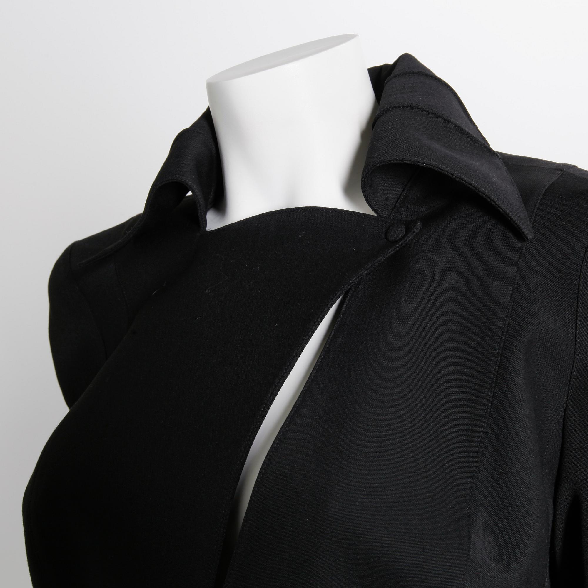 DRÄKT, Thierry Mugler, tvådelad dräkt bestående av kavaj samt kjol, storlek 42.