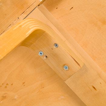 Alvar Aalto, bord, modell 90A och stolar, 3 st, modell 69, Artek 1960-tal.