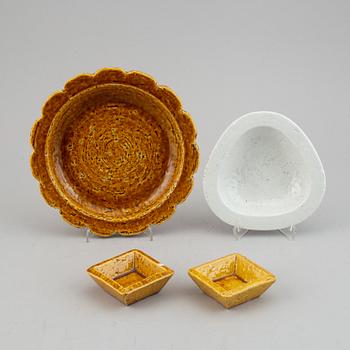 Gunnar Nylund, four stoneware dishes for Rörstrand, Sweden, mid 20th Century.