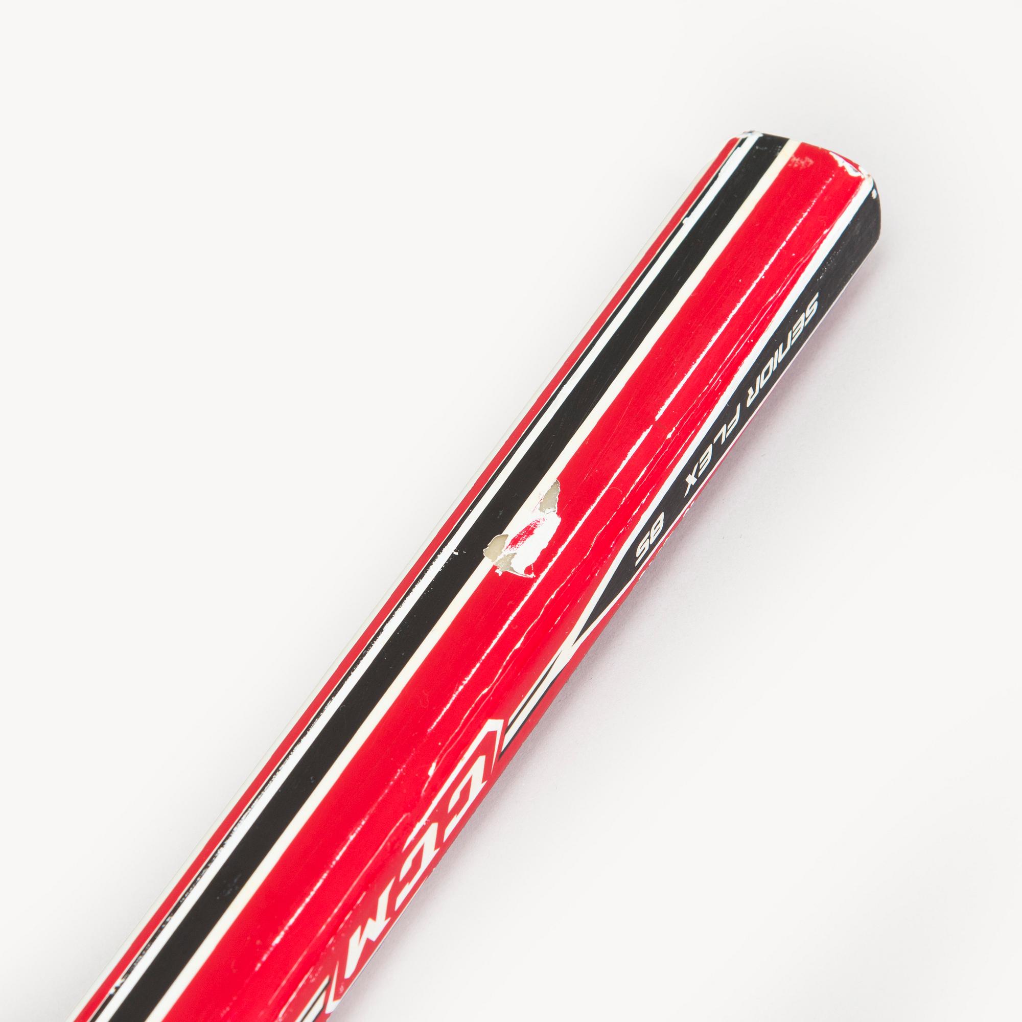 Jääkiekkomaila, signeerattu Alexander Ovechkin.