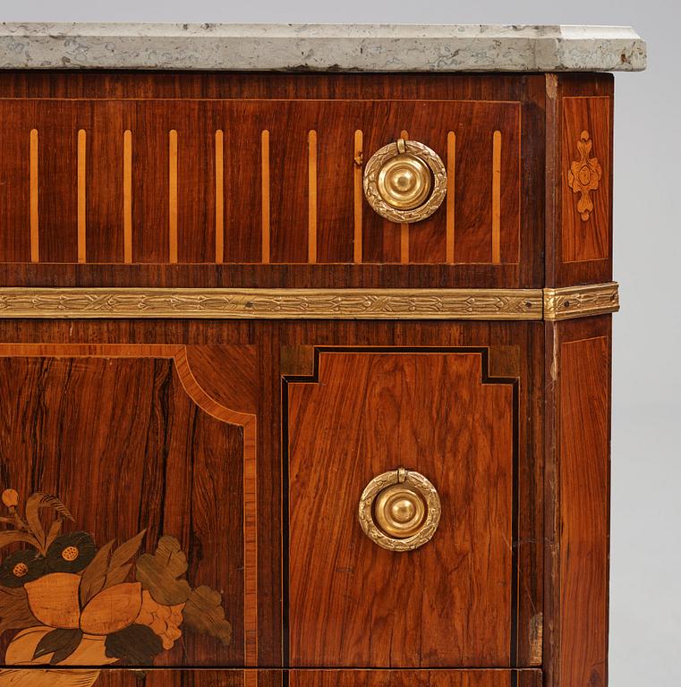 A Gustavian marquetry commode by G. foltiern (master in Stockholm 1771-1804).