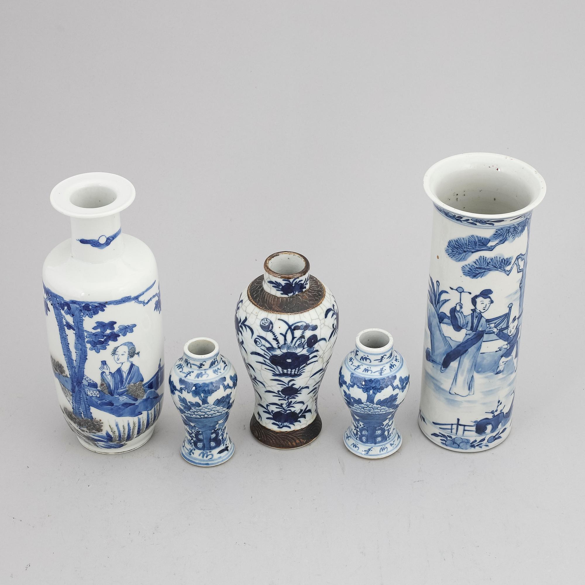 A group of five blue and white vases, Qing dynasty, late 19th/early 20th century.