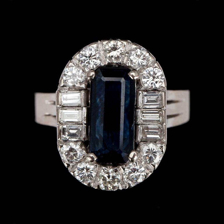 RING, vitguld 18K, safir 1,42 ct och diamanter tot. 1,42 ct. Vikt 35,2 g. Intyg.
