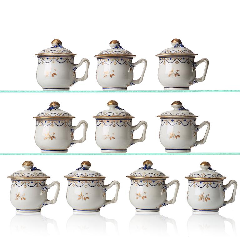 A set of 10 custard cups with covers, Qing dynasty, Jiaqing (1796-1820).