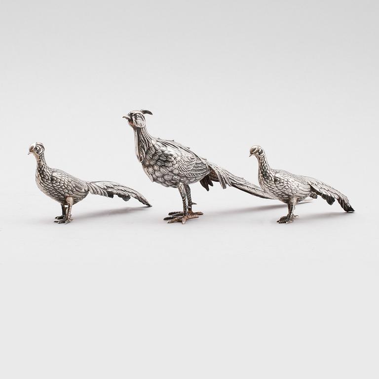 FIGURER, 3 st, silver, 1900-talets första hälft. Vikt ca 121 gram.