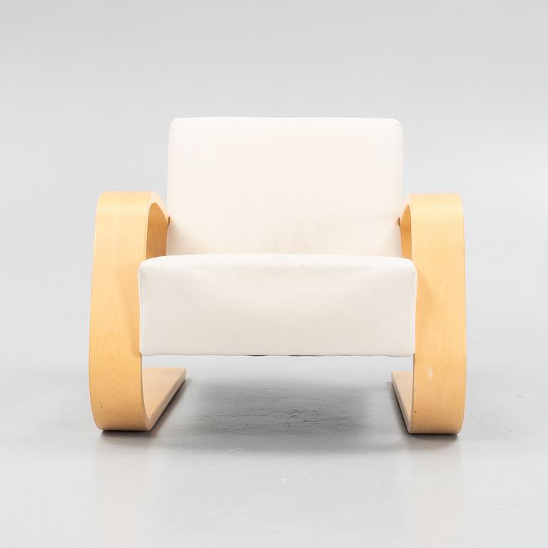 Alvar Aalto, a 'Tank chair', model 400, Artek, Finland, 2006.