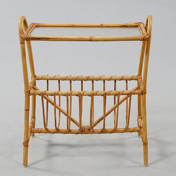 KORGMÖBELGRUPP, 7 delar, 1900-talets andra hälft.