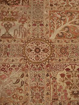 Matto, Antique Tabriz, ca 377-386 x 278,5-283,5 cm.