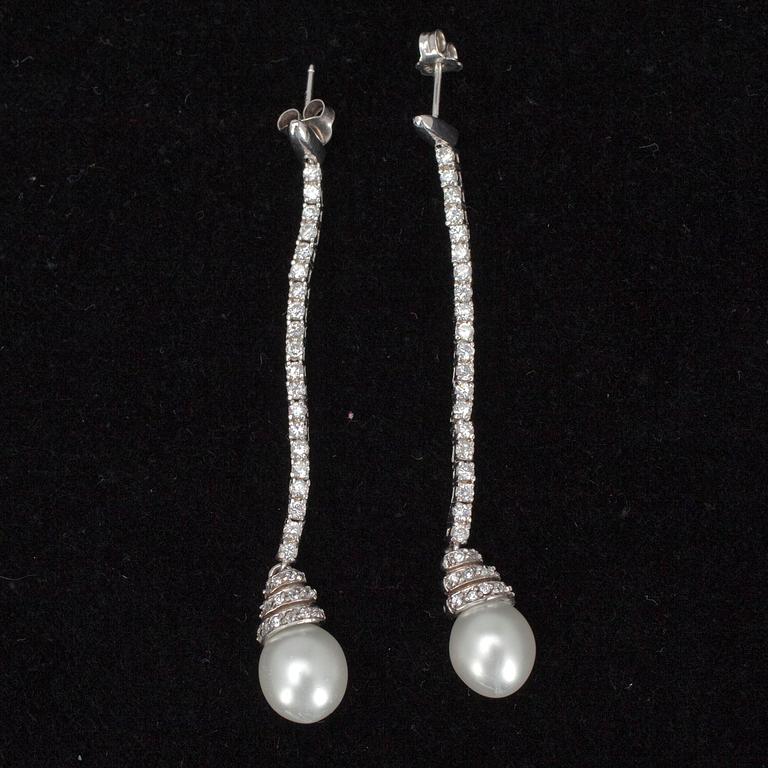 RIIPUS ja KORVAKORUT, hopeaa, zirkoneja, pisaranmuotoiset helmet.