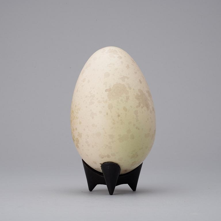 A Hans Hedberg faience egg, Biot, France.