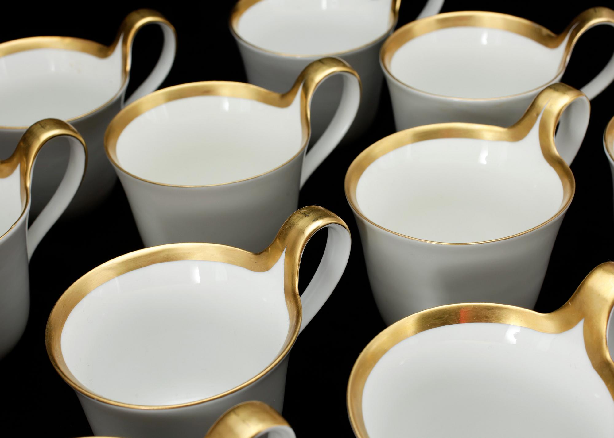 KAFFEKOPPAR MED FAT, 21+6 delar porslin, "Golden Sun", Sigvard Bernadotte, Bing & Gröndal. Danmark, 1900-tal.