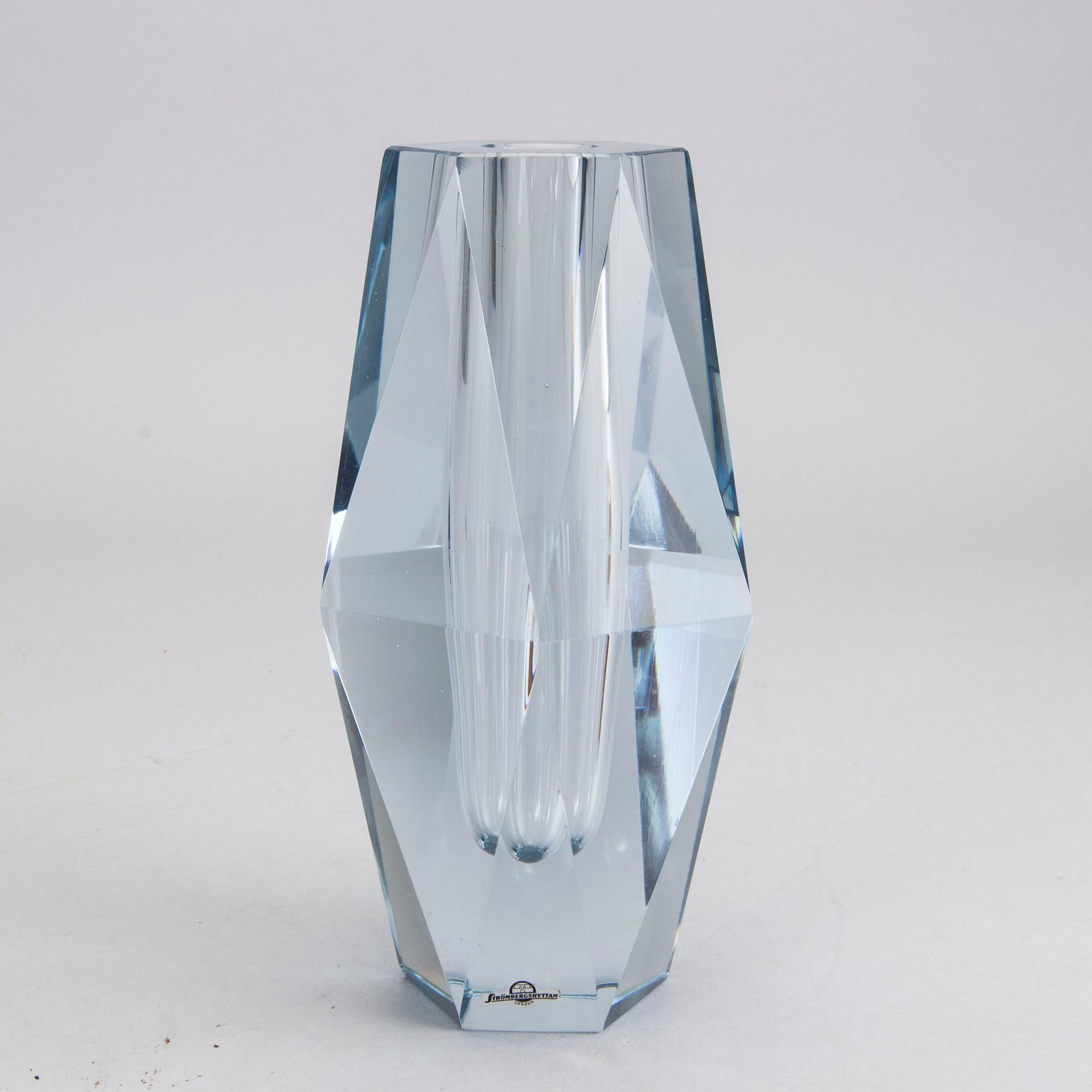 A 1960's 'Diamant' glass vase by Asta Strömberg, Strömbergshyttan.