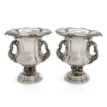 Carl Johan Tegelsten, A pair of Neo-Rococo silver champagne coolers/ vases, maker's mark of Carl Johan Tegelsten, Saint Petersburg 1849.
