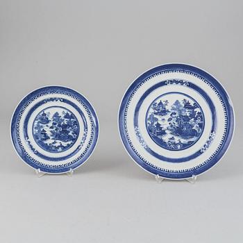 Servisdelar, 36 stycken, kompaniporslin. Qingdynastin, Jiaqing (1796-1820).