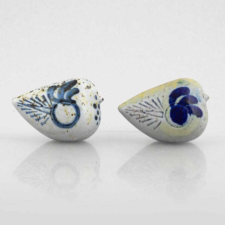 Lisa Larson, skulpturer, 8 st, småfåglar, stengods, Gustavsberg.