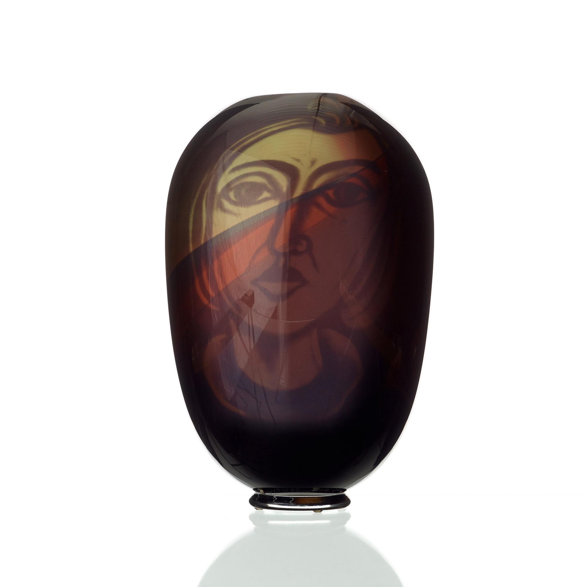 Eva Englund, a 'graal' glass vase, Muraya 1990.