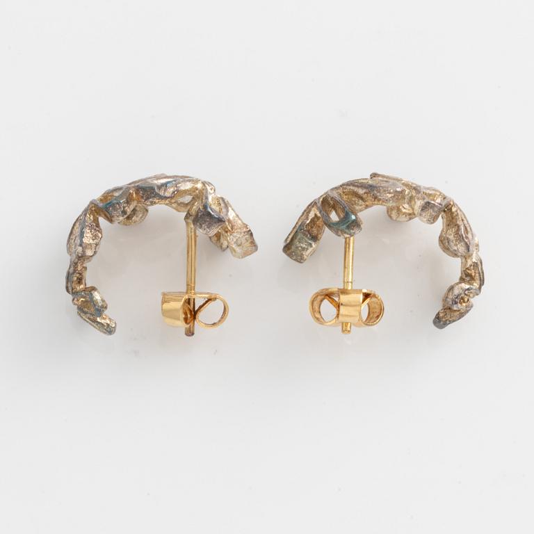 Sandberg, a pair of earrings, silver and 18K gold.