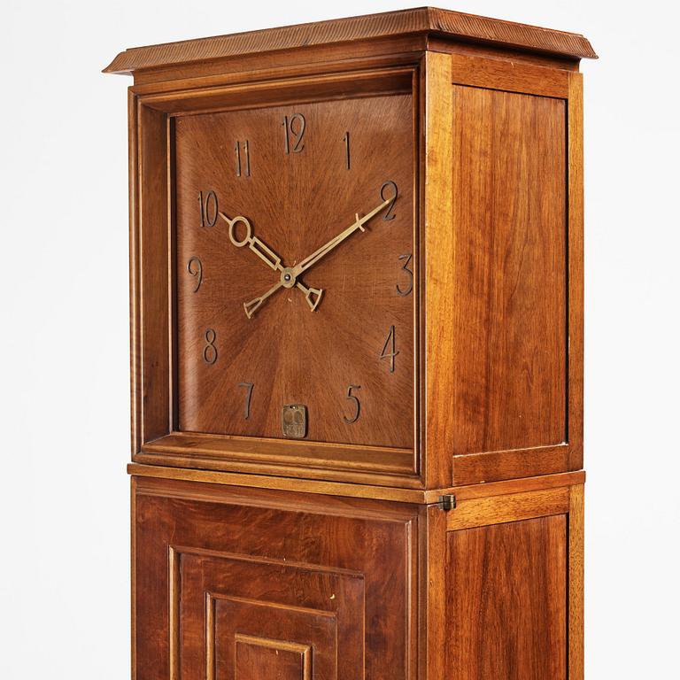 Nordiska Kompaniet, long-case clock, 1943.