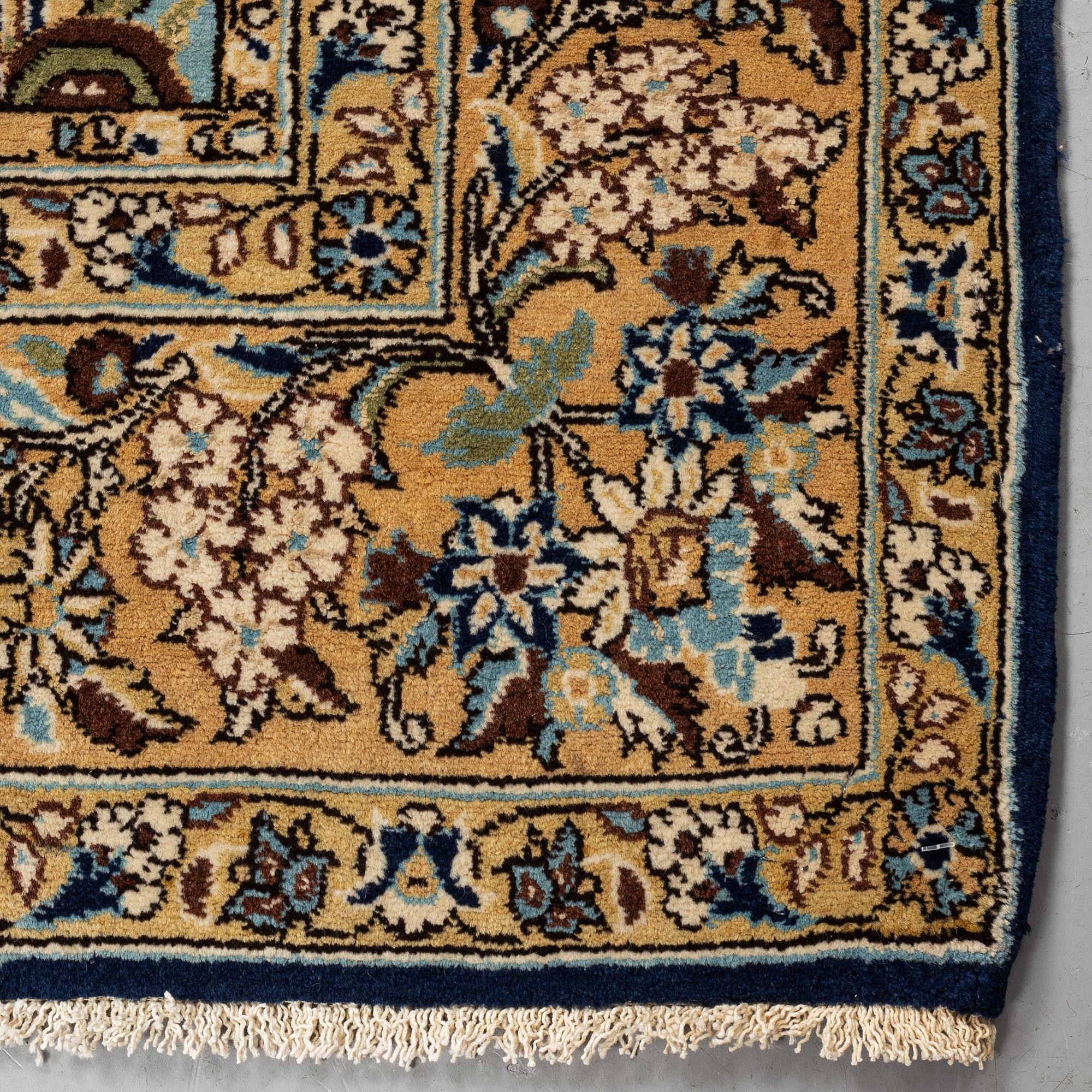 Matto, old Qum figural part silk, ca 213 x 135,5-139 cm.