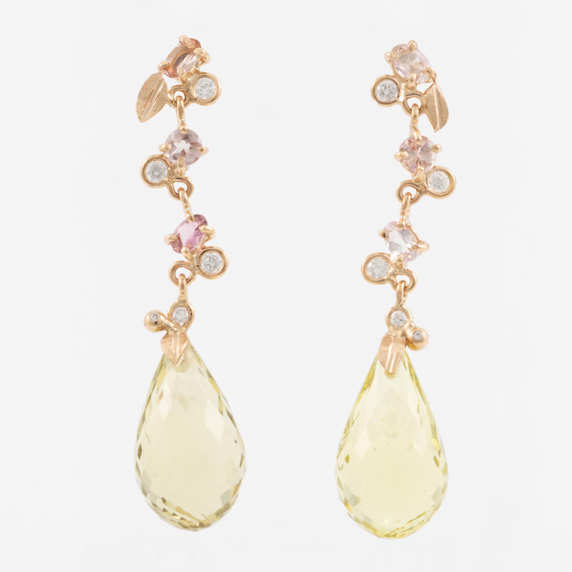 Örhängen, Mandelstam, 18K guld med brioletteslipad limekvarts, briljantslipade diamanter och rosa turmaliner.