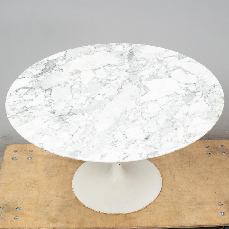EERO SAARINEN, a 'Tulip' sofa table, from Knoll International, second half of the 20th century.