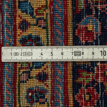 A RUG, semi-antique west persian, ca 190 x 140 cm.