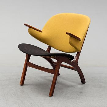 A mid 20th century easy chair model 33A by Carl Edward Matthes, Denmark.