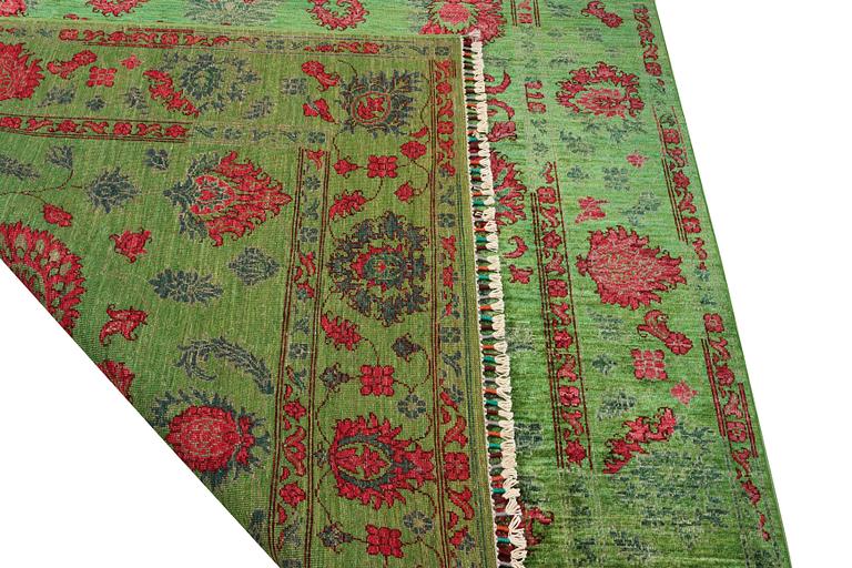 A Ziglar Ariana carpet, c. 251 x 176 cm.