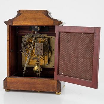 A mantle clock, around 1900.