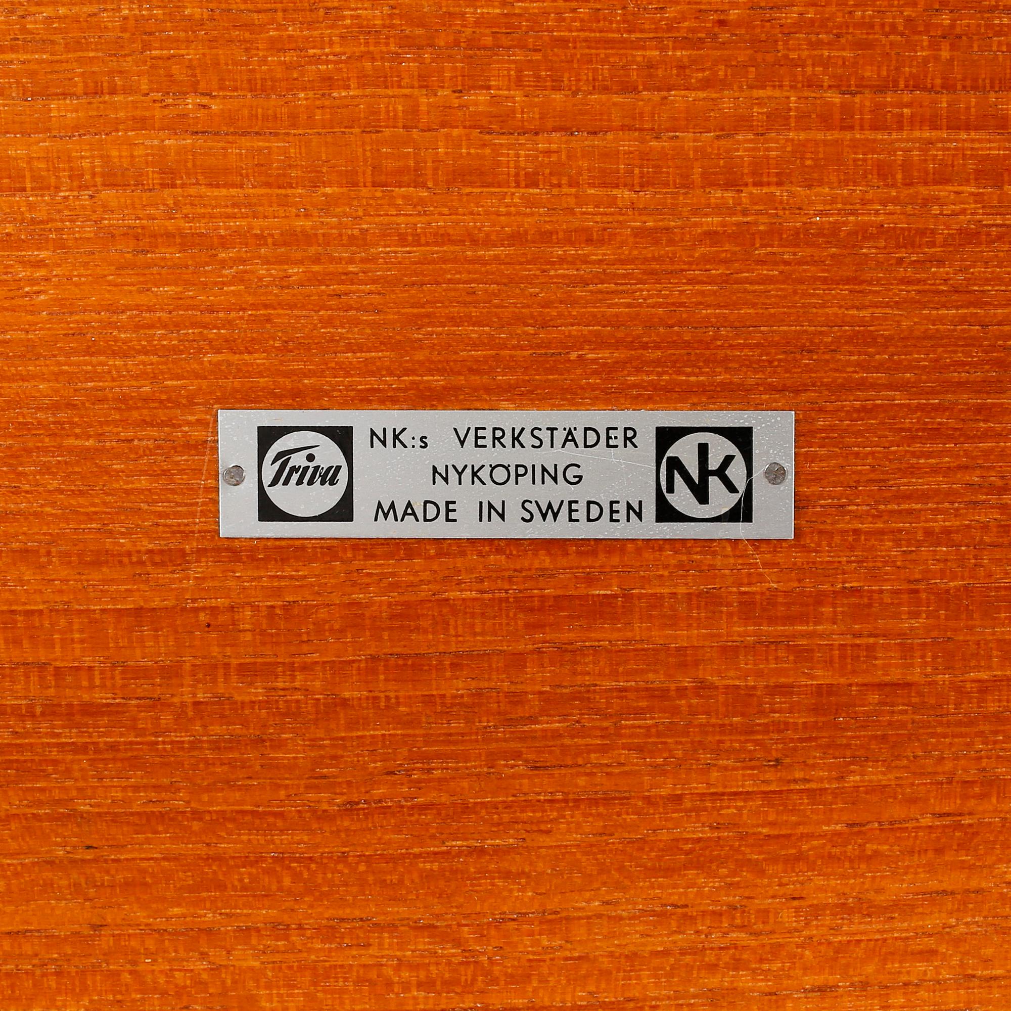 A table, model "Nikko/597-008", designed by Yngvar Sandström for Nordiska Kompaniets Verkstäder 1960.