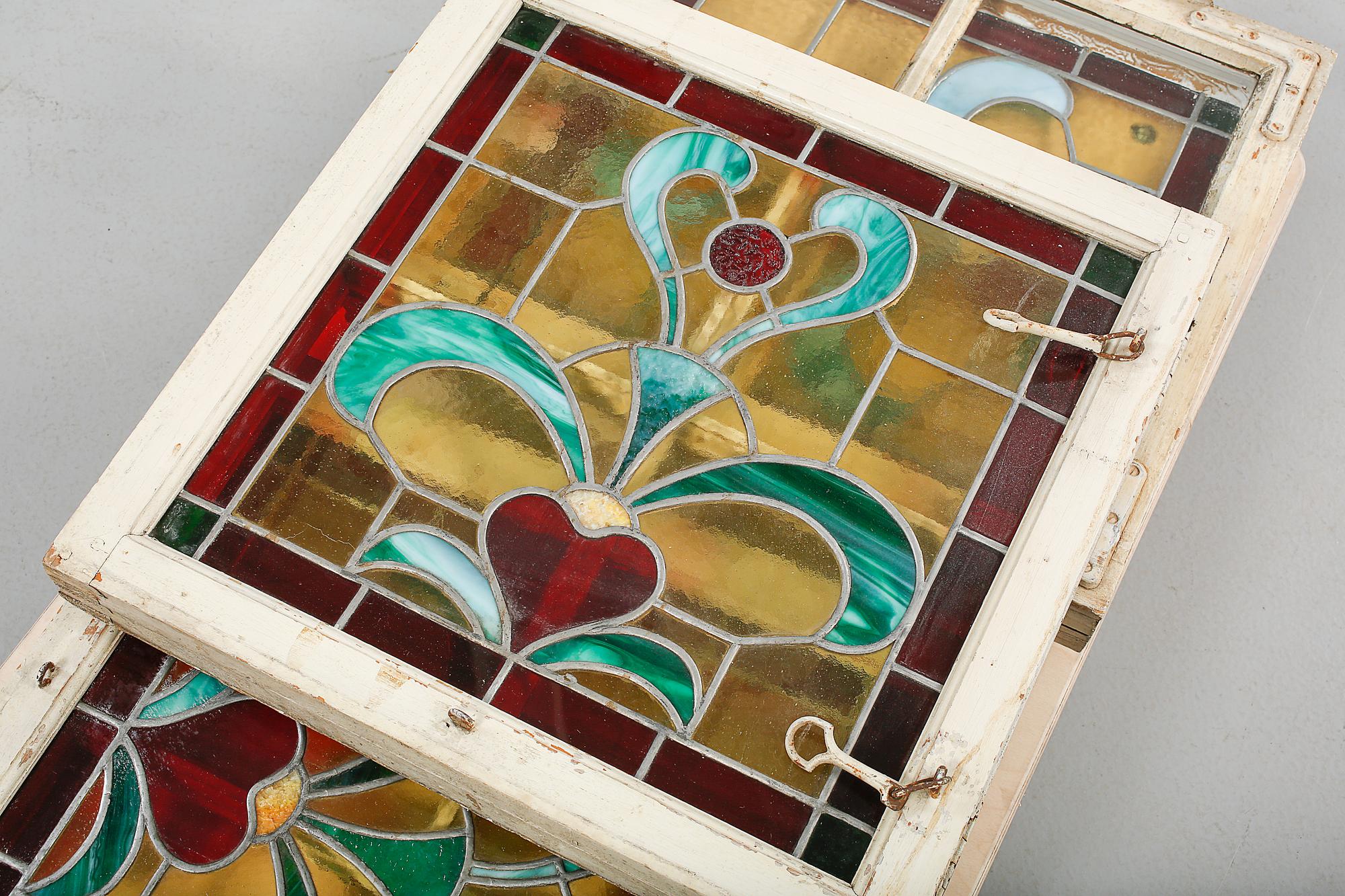 BLYGLASFÖNSTER, 3 st, 1900-talets första hälft.