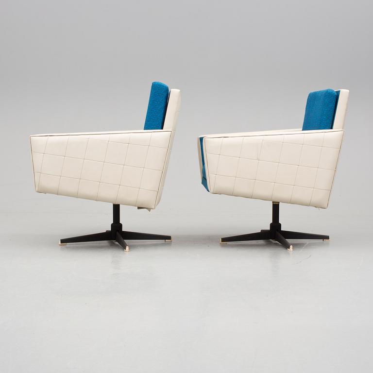 FÅTÖLJER, ett par, 1970-tal.